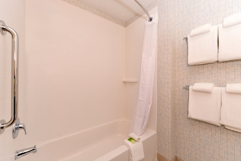 Holiday Inn Express and Suites Salem