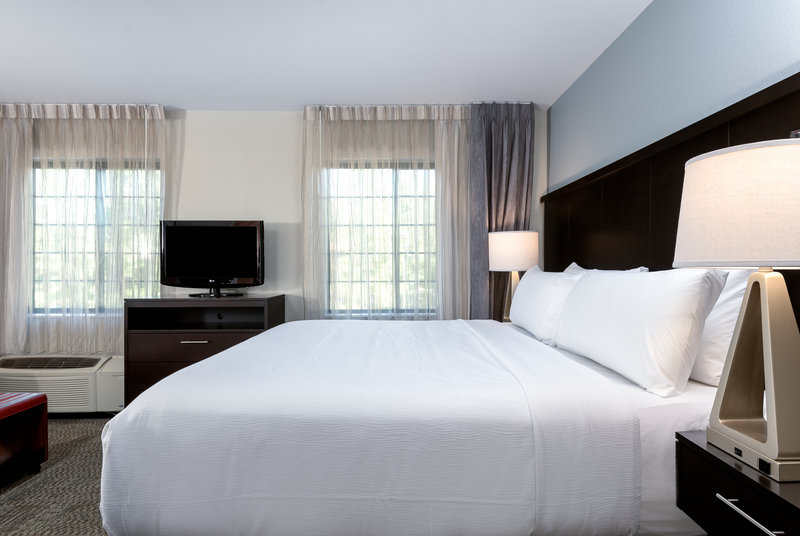 STAYBRIDGE SUITES CHANTILLY DULLES