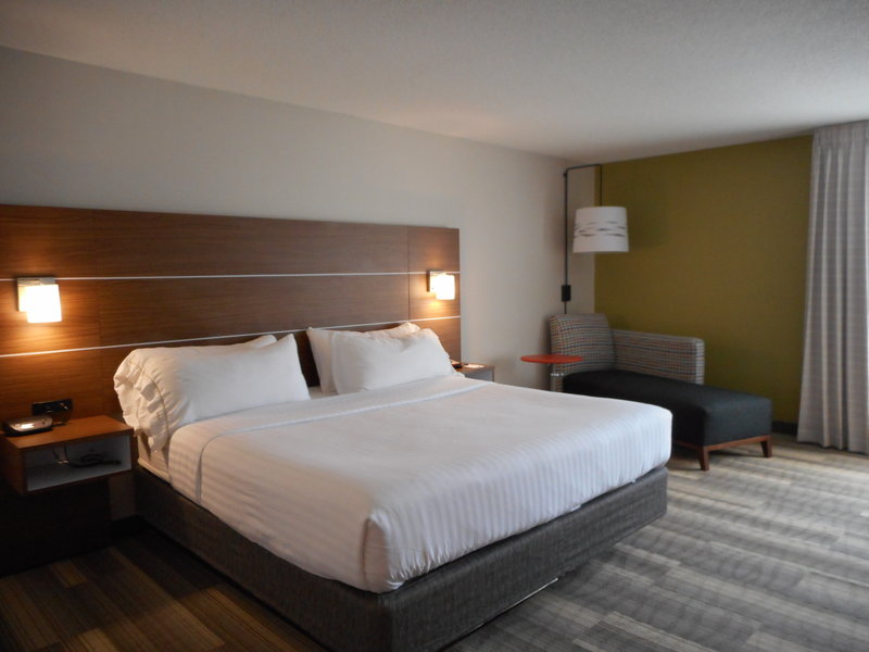 HOLIDAY INN EXPRESS FAIRFIELD