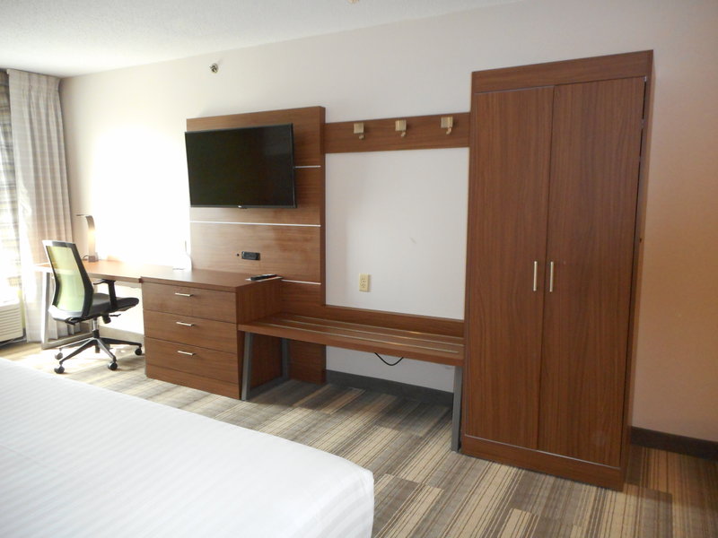 HOLIDAY INN EXPRESS FAIRFIELD