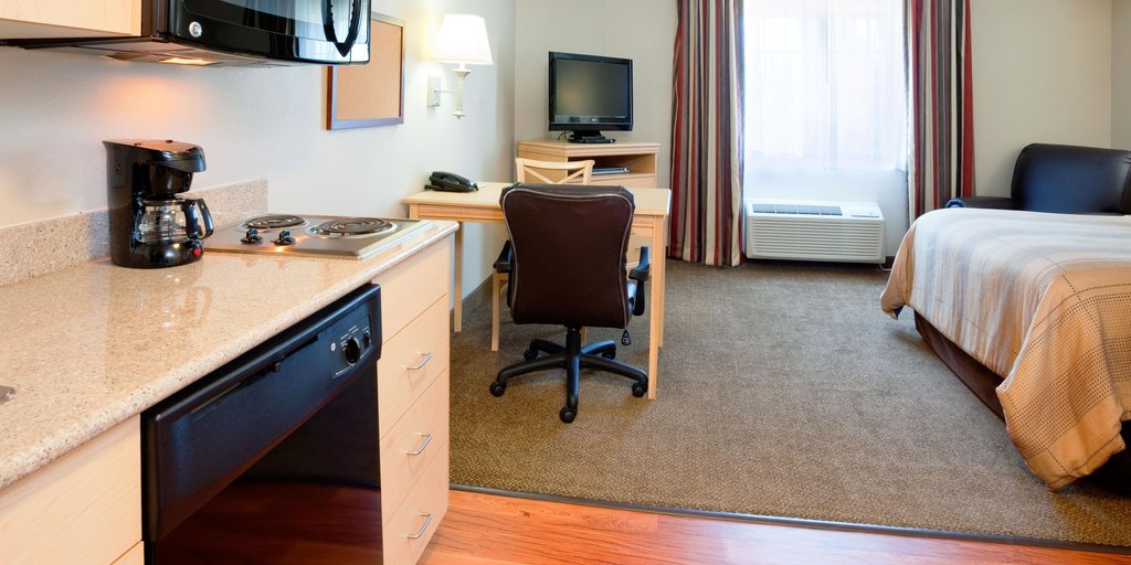 Candlewood Suites JACKSONVILLE, an IHG hotel Room Type - 1 Qn Studio Ste Mobil Access Tub Kitchen