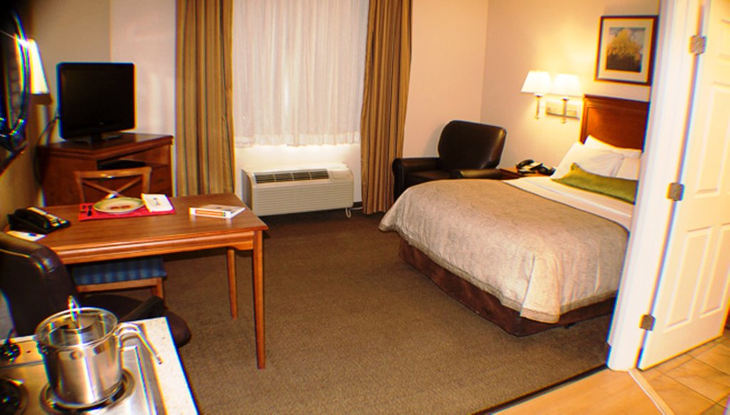 Candlewood Suites JACKSONVILLE, an IHG hotel Room Type - 1 Queen Studio Suite Kitchen