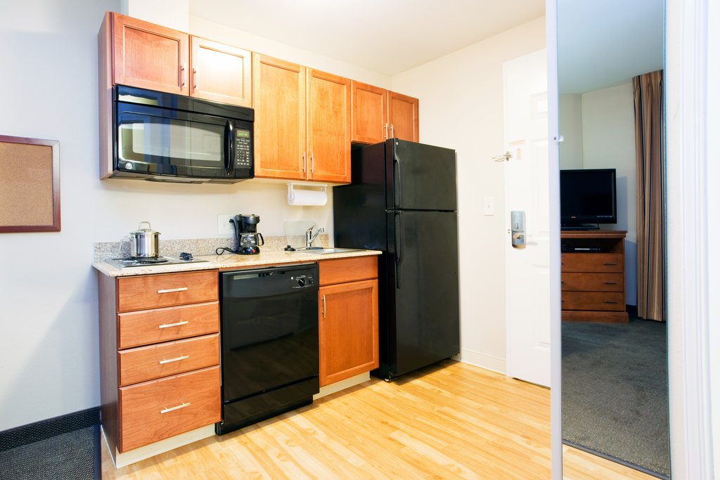 Candlewood Suites JACKSONVILLE, an IHG hotel Room Type - 2 Qn Studio Suite Mobil Access Roll Shwr
