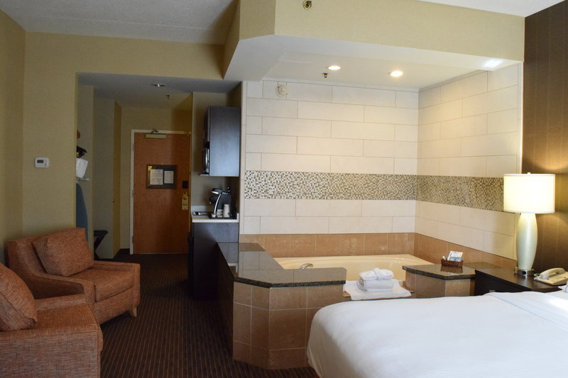 HOLIDAY INN EXPRESS WATERTOWN