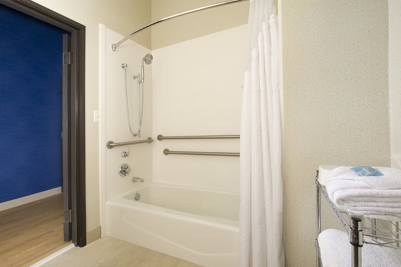 Holiday Inn Express and Suites Charlottesville – Rukersville