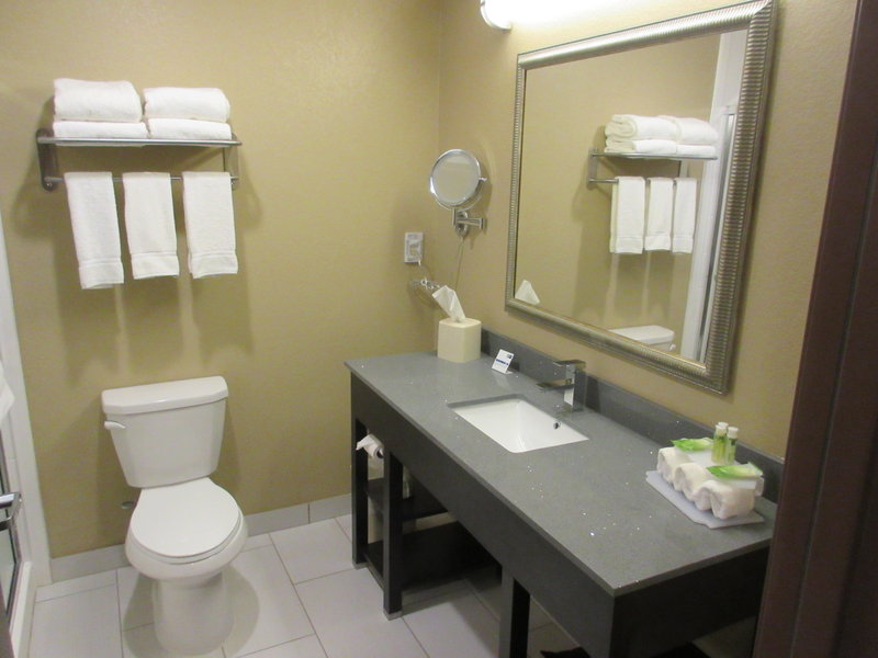 Holiday Inn Express & Suites BUTLER