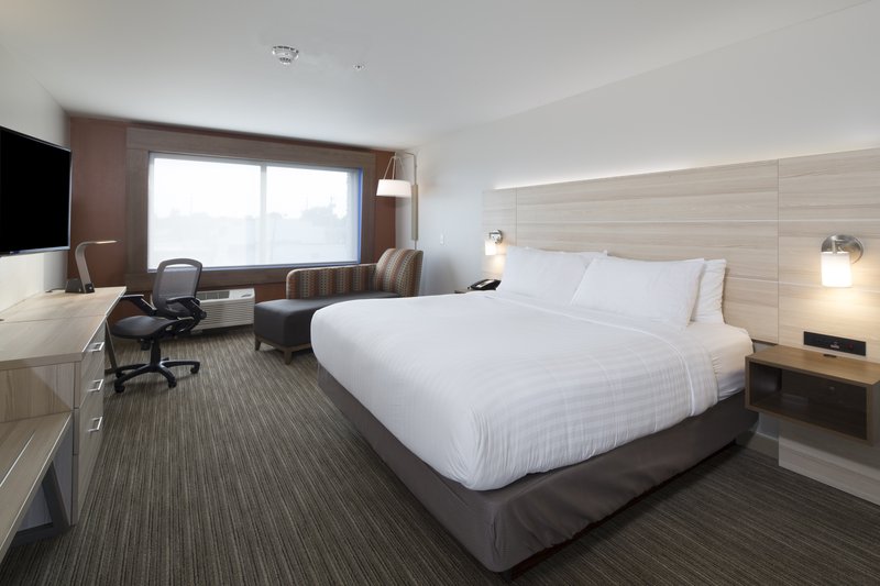 Holiday Inn Express and Suites Alpena – Downtown