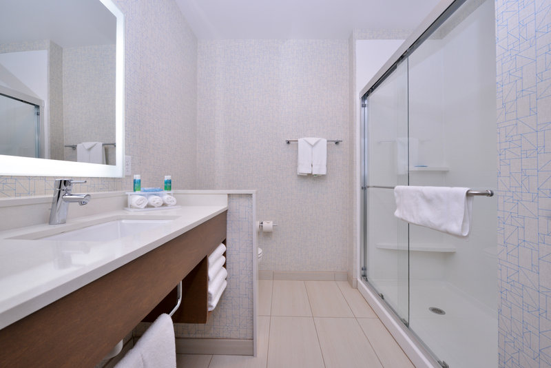 Holiday Inn Express and Suites Madison