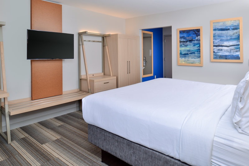 Holiday Inn Express and Suites Brighton South – US 23