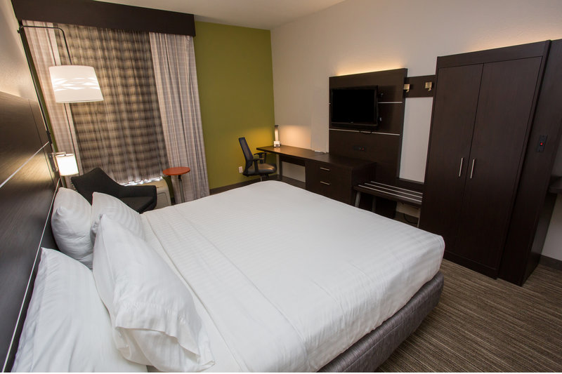 HOLIDAY INN EXPRESS WILMINGTON