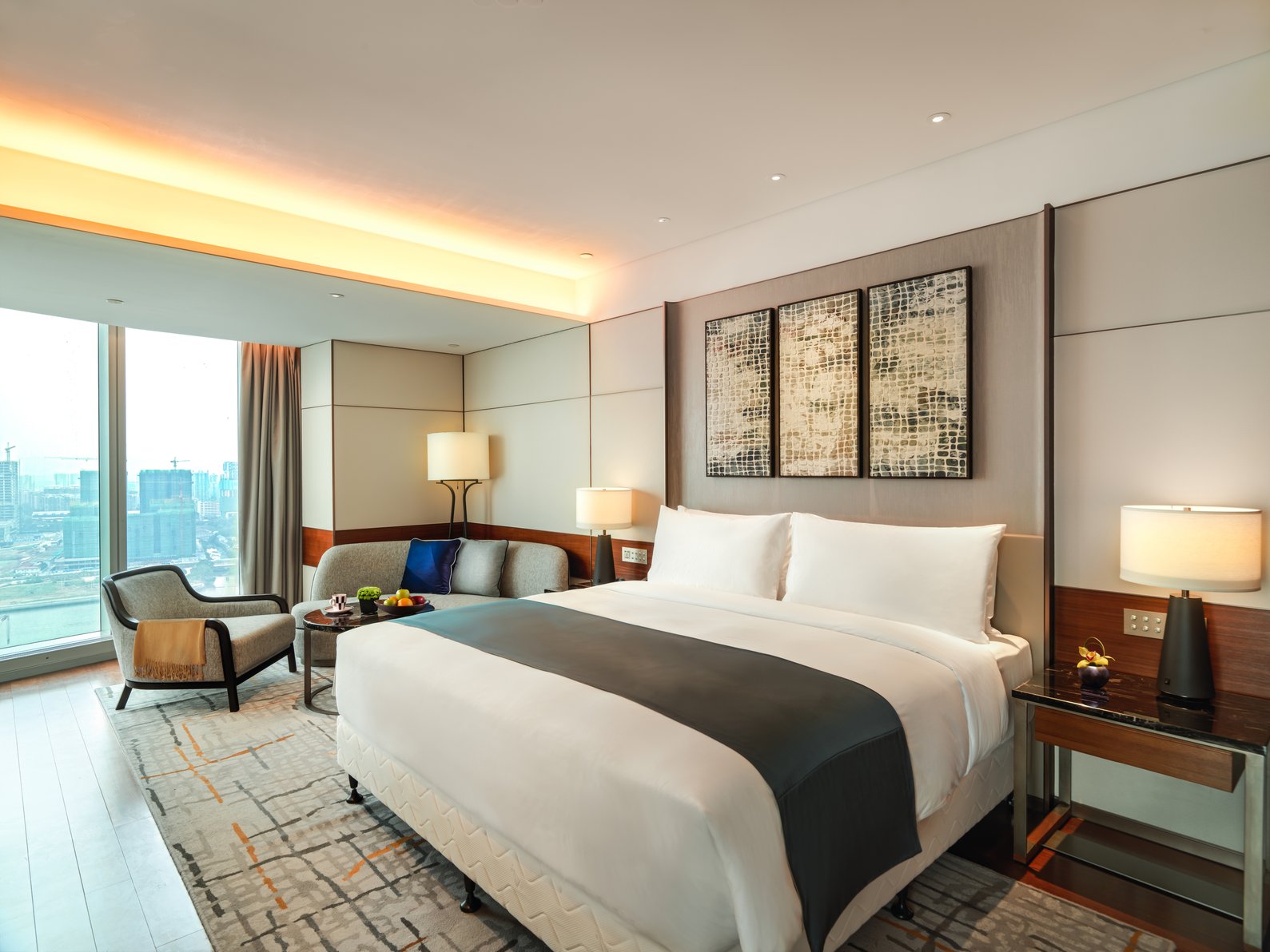 InterContinental Guangzhou Exhibition Center Room Type - 1 King Premium River Bath View InterContinental Guangzhou Exhibition Center Room Type - 1 King Premium River Bath View