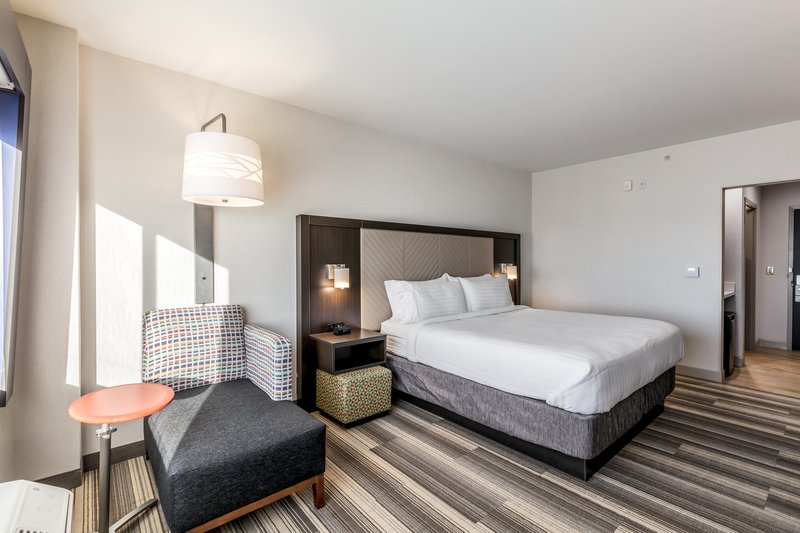 Holiday Inn Express and Suites Jersey City North – Hoboken