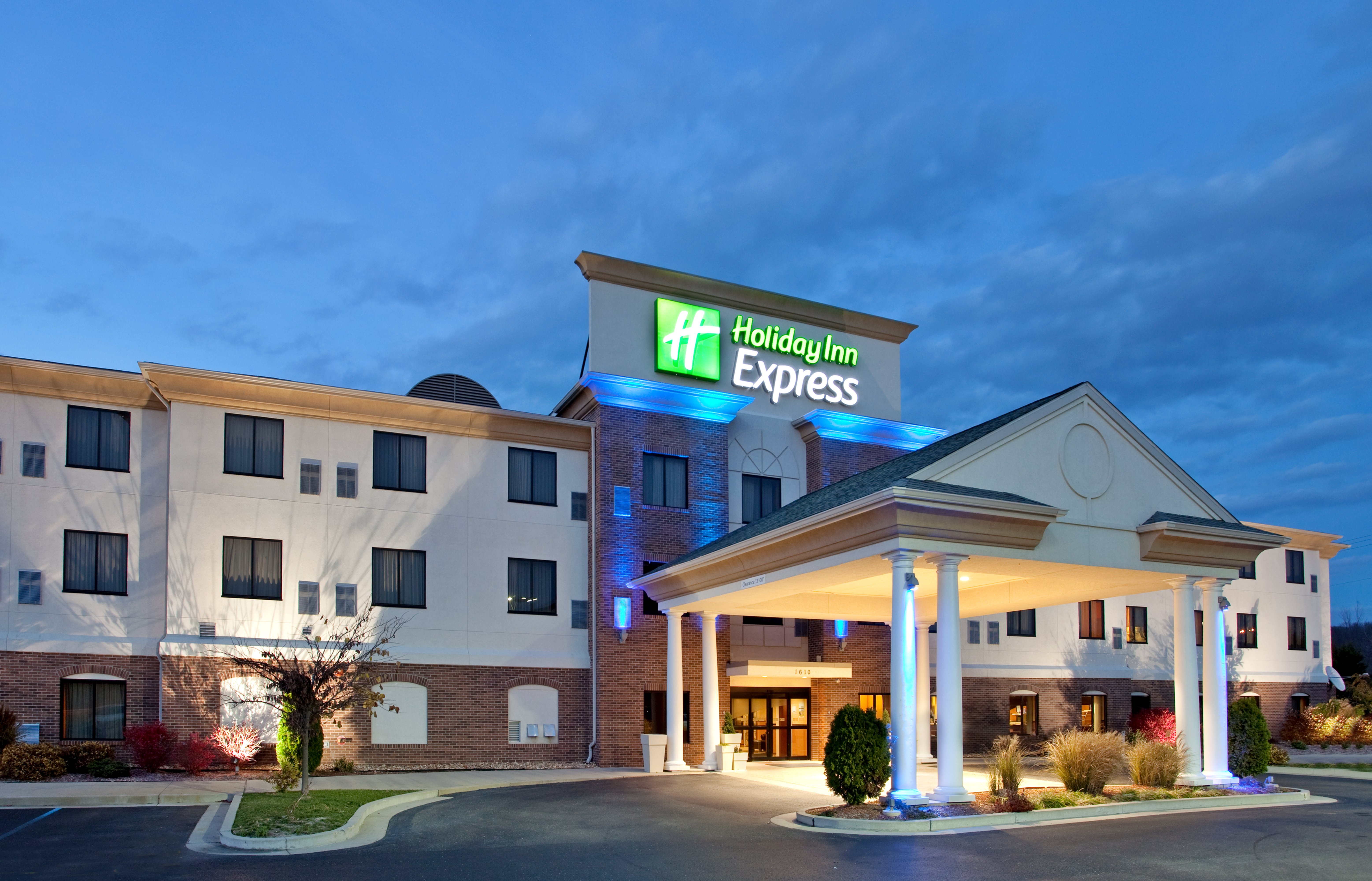 Holiday Inn Express & Suites Rolla