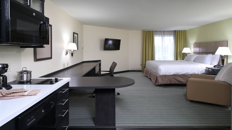 Candlewood Suites Newark South
