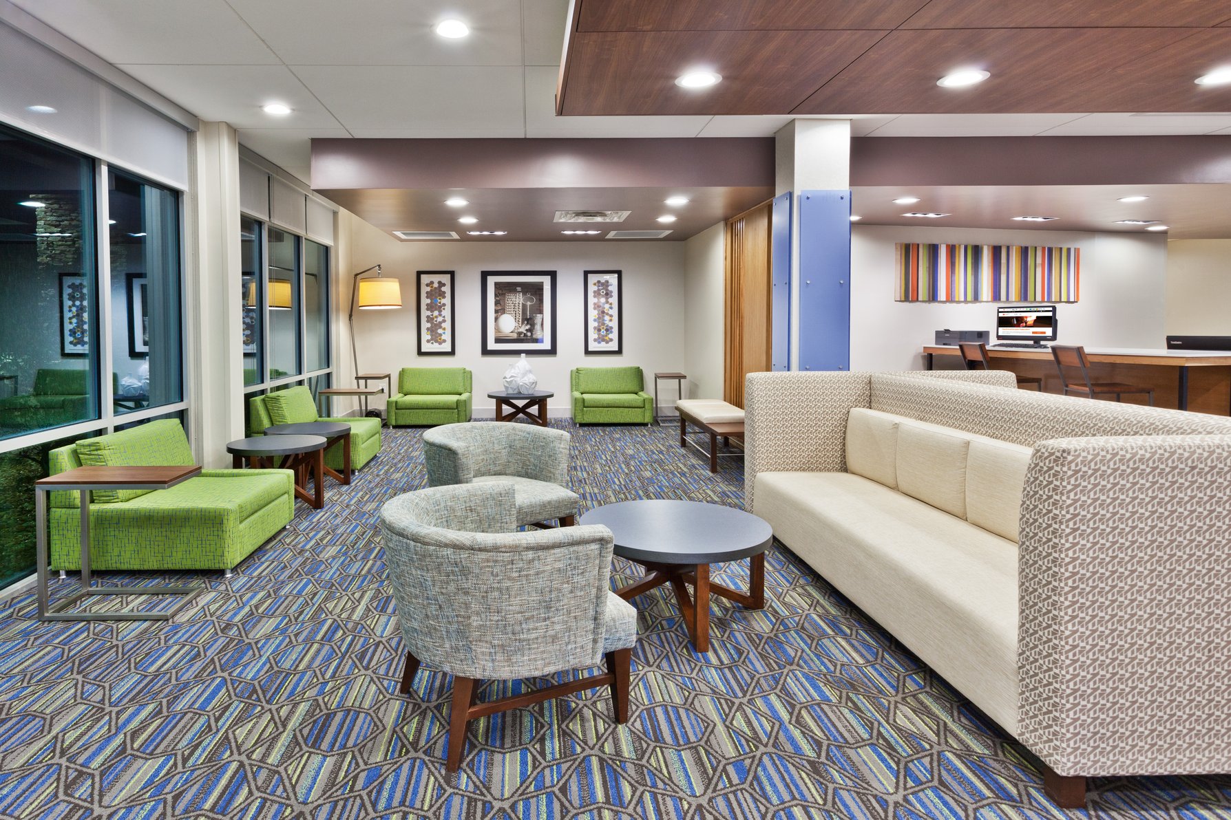 Hotel lobby sitting area an alternative hangout area
