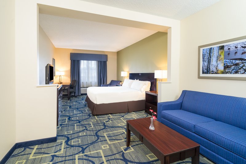 HOLIDAY INN EXP SUITES EASTON