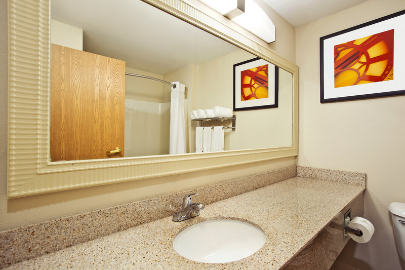 HOLIDAY INN EXPRESS COLUMBUS SOUTHEAST