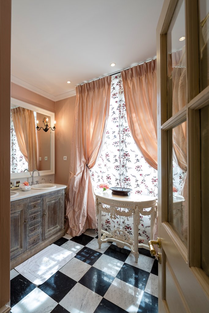 Guest photo