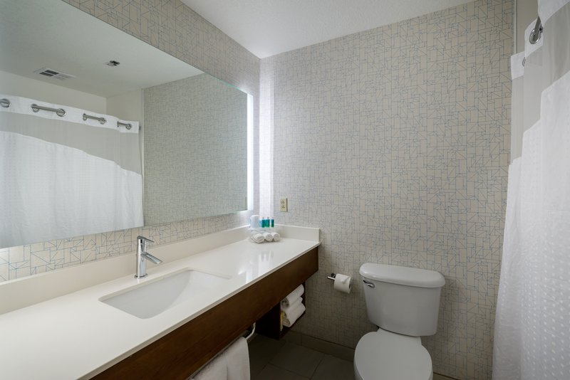 HOLIDAY INN EXP STE LAWRENCE
