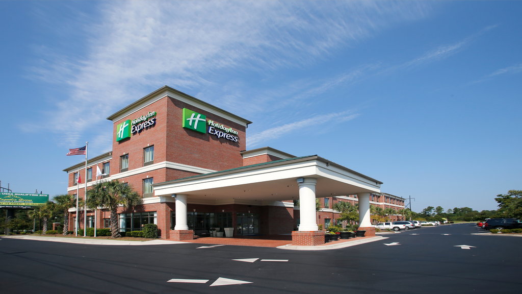 Holiday Inn Express Leland-Wilmington Area Entrance