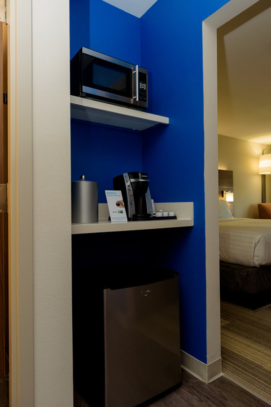 Holiday Inn Express and Suites McKinney – Craig Ranch