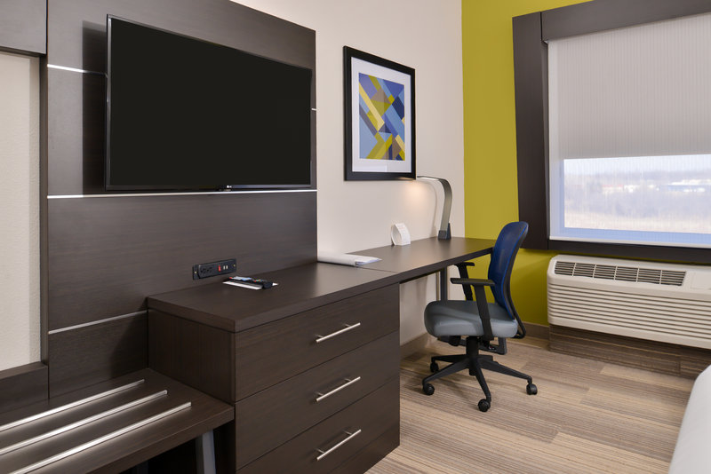 Holiday Inn Express and Suites Kansas City – Lee’s Summit