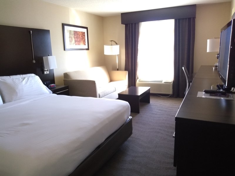 HOLIDAY INN EXPRESS WATERFORD