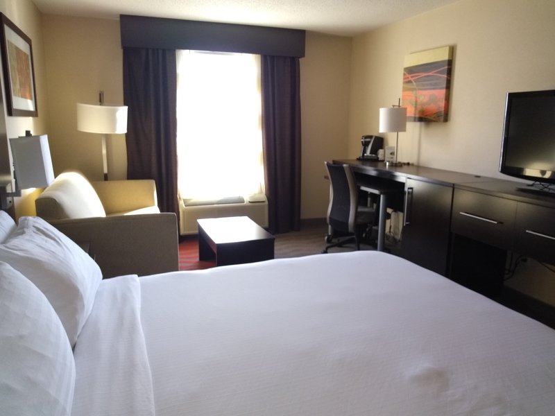 HOLIDAY INN EXPRESS WATERFORD