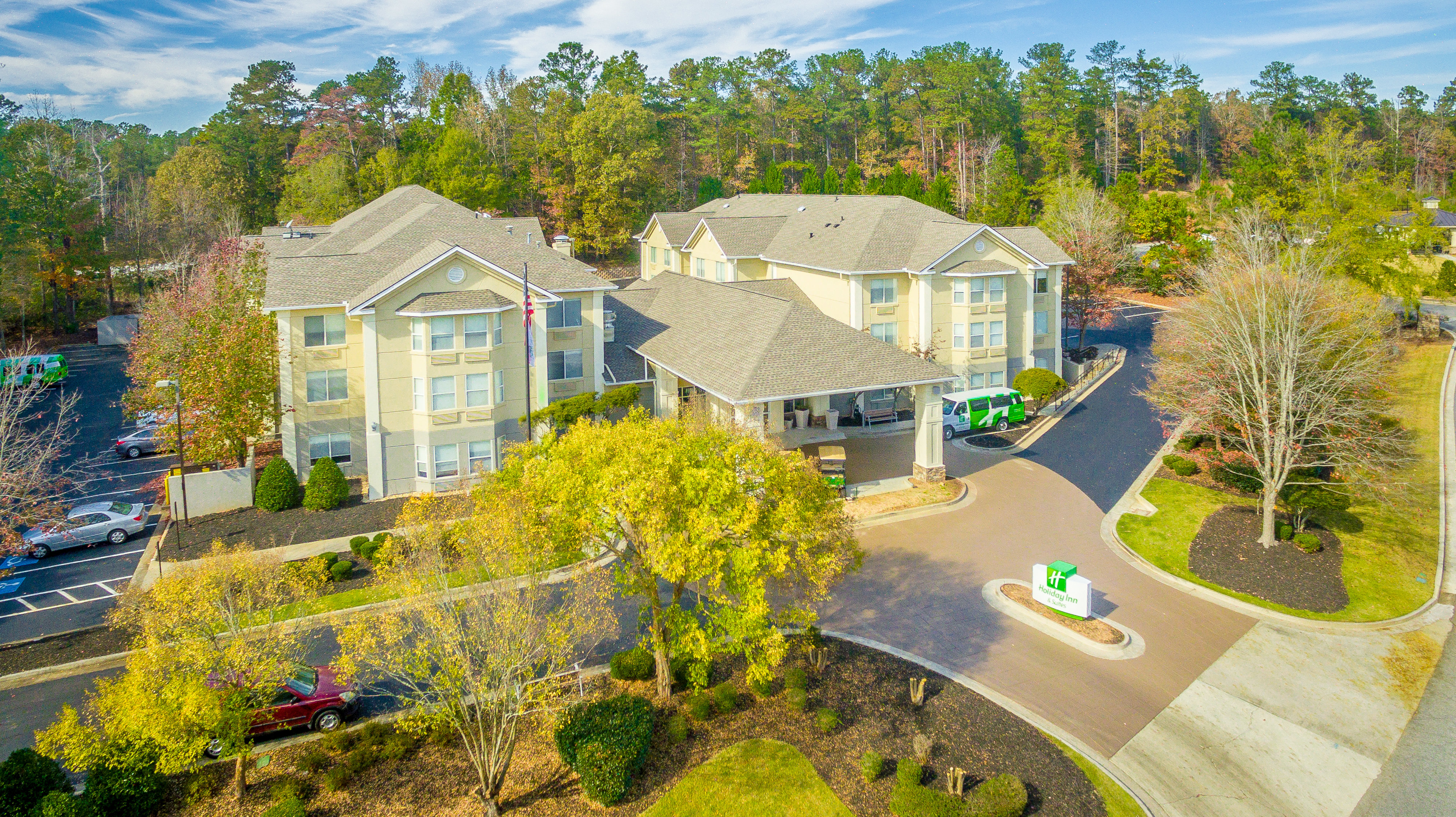 Holiday Inn & Suites