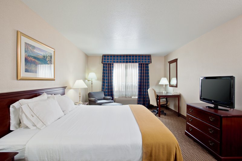 HOLIDAY INN AND SUITES