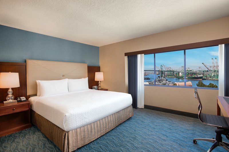 CROWNE PLAZA SAN PEDRO