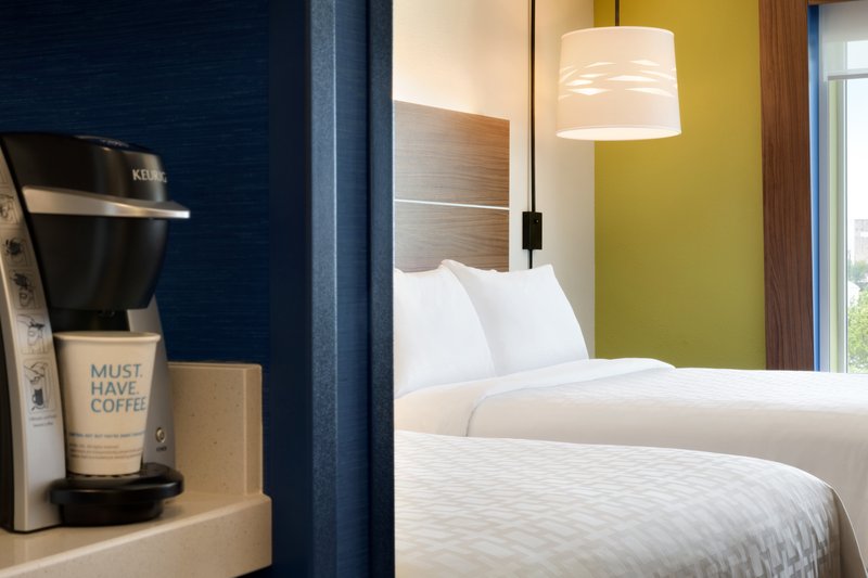 Holiday Inn Express and Suites Clear Spring
