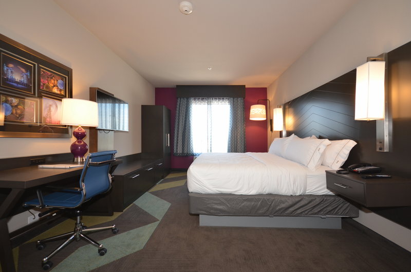 Holiday Inn Express and Suites Oklahoma City