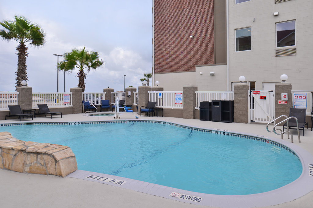 Relax, soak under the sun, and spend your day in our outdoor pool.