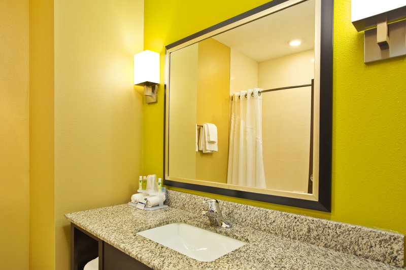 Holiday Inn Express HASTINGS