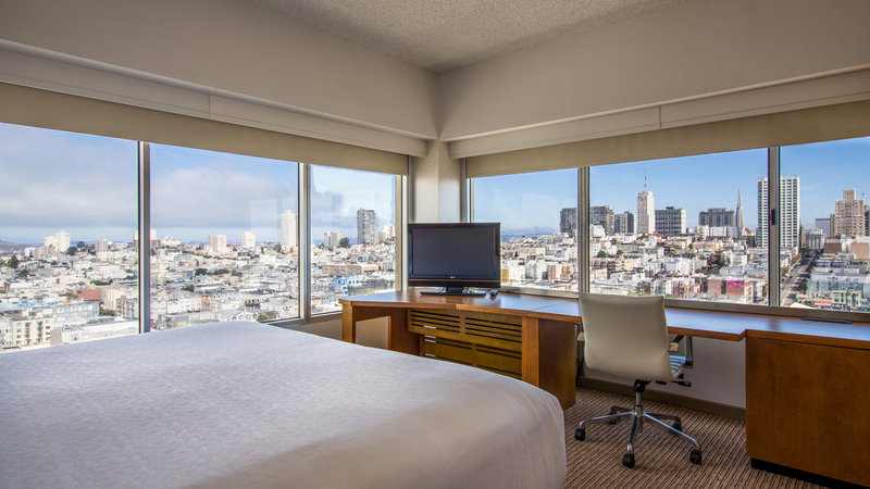1 KING BED CORNER BAY VIEW NONSMOKING