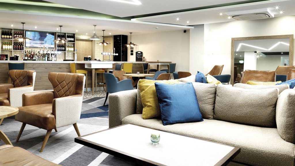 Our bar and lounge offers an extensive all day dining menu