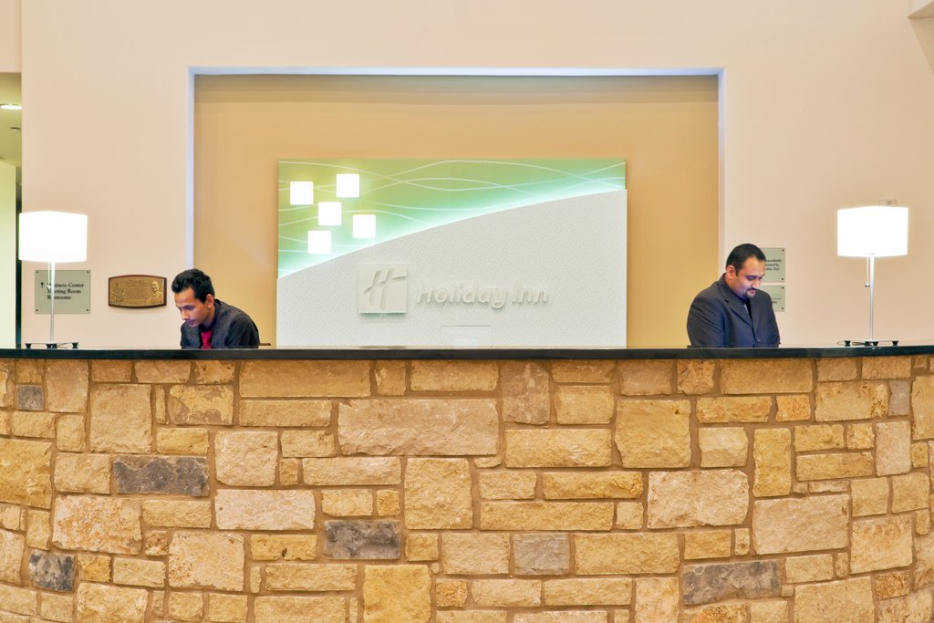 Front Desk and Agents Ready to Greet You Upon Your Arrival