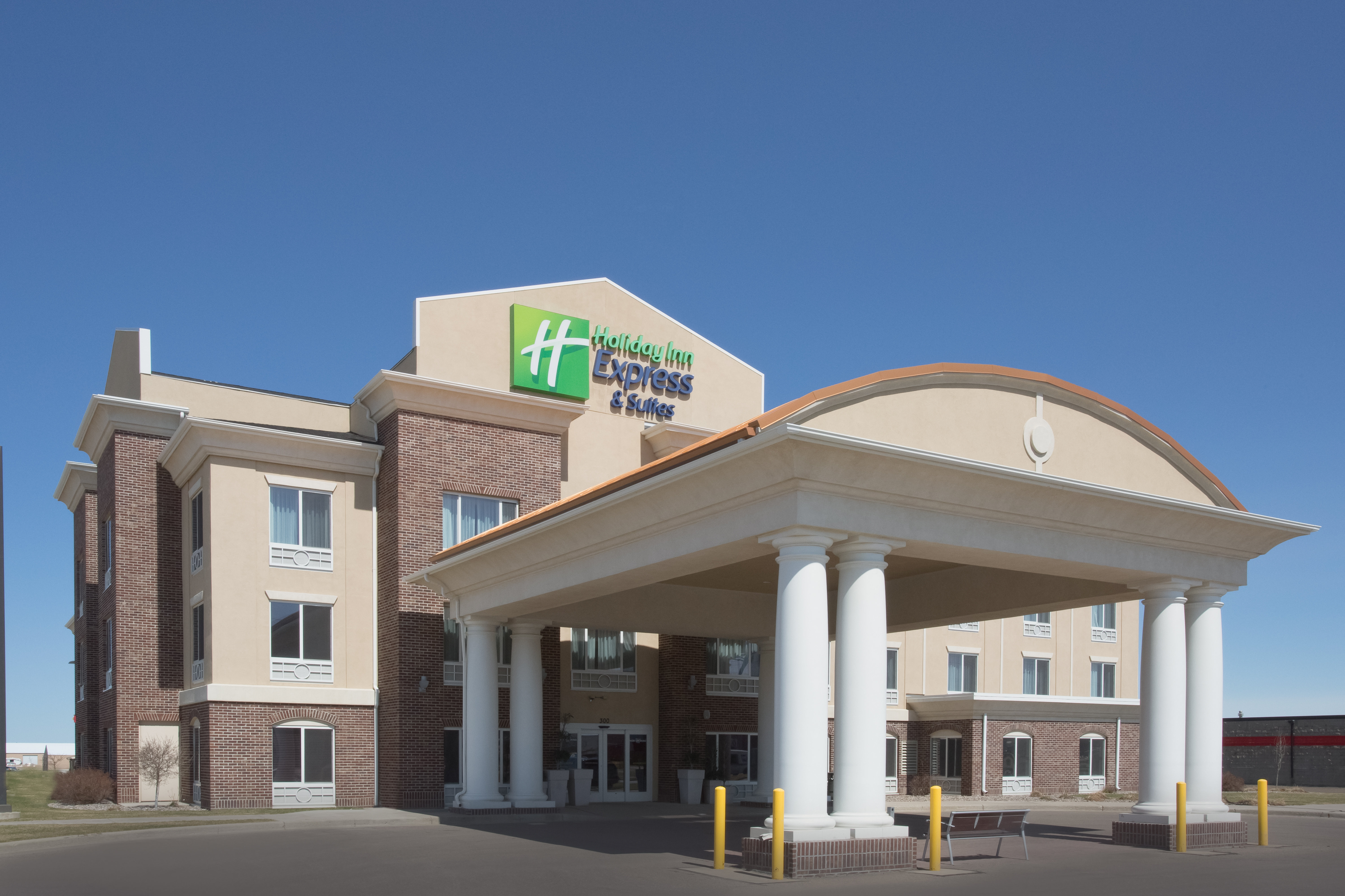 Holiday Inn Express Hotel & Suites