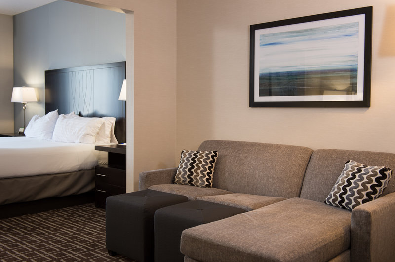 HOLIDAY INN EXPRESS LE CLAIRE