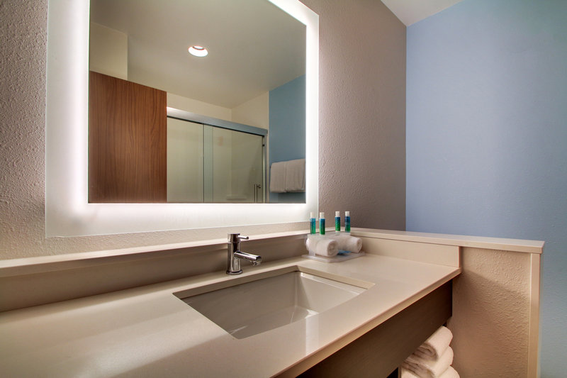 Holiday Inn Express and Suites Charleston NE Mt Pleasant US17