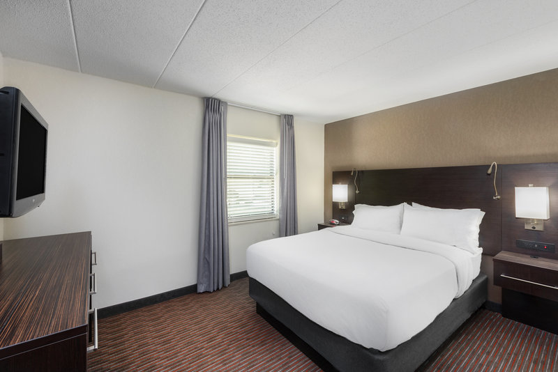 HOLIDAY INN SIX FLAGS EUREKA