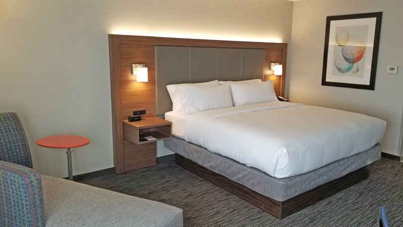 HOLIDAY INN EXP STES-COLUMBUS
