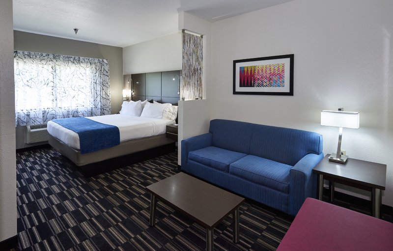 HOLIDAY INN EXPRESS PELHAM