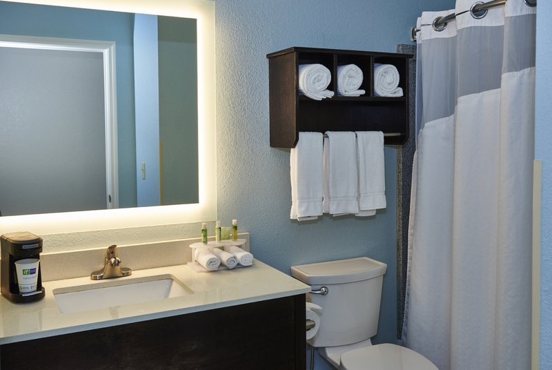 HOLIDAY INN EXPRESS PELHAM