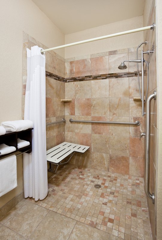 2 BED MOBIL ACCESSIBLE ROLL SHWR NOSMK