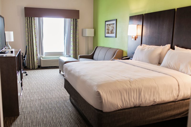 Holiday Inn Express and Suites Sweetwater