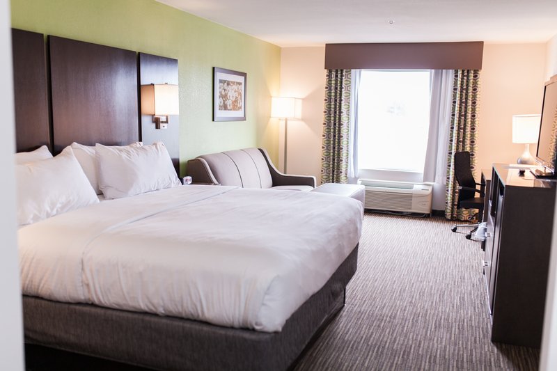Holiday Inn Express and Suites Sweetwater