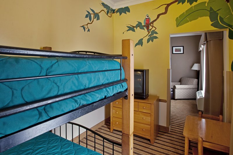 HOLIDAY INN EXP AND STES BYRON