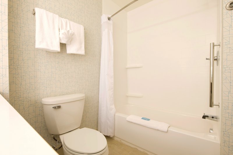 Holiday Inn Express & Suites MONROE EAST